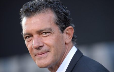 Antonio Banderas koronavirusa yoluxdu