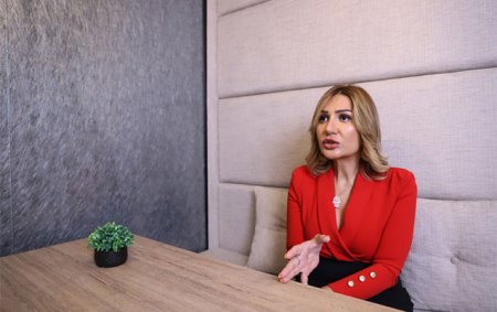 “Atası anasını gözünün qarşısında öldürmüşdü, ondan sonra ancaq gəlinciyi ilə danışırdı” - Psixoloq Narınc Rüstəmova