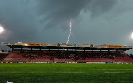 İsveçrədə ildırım futbolçuları vurdu