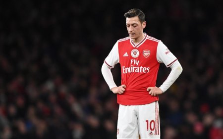 Mesut Özil ərəb klubunun təklifini rədd etdi