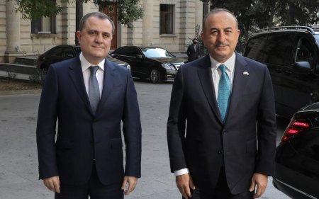 Ceyhun Bayramov Mövlud Çavuşoğlu ilə Dağlıq Qarabağ münaqişəsini müzakirə edib