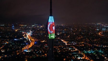 Avropanın ən böyük qülləsində Azərbaycan bayrağı işıqlandırıldı - FOTO