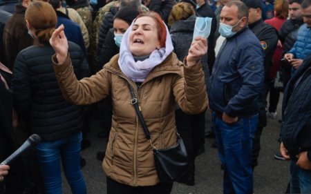 Erməni əsgər anaları Qarabağda olan övladlarının qaytarılmasını tələb edib