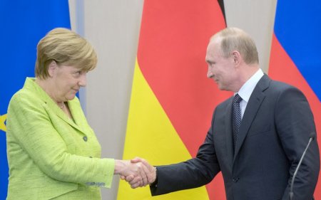 Putinlə Merkel Qarabağdakı vəziyyəti müzakirə edib