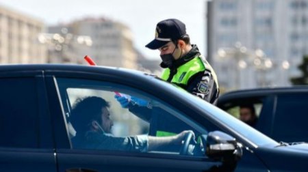 Postlardan keçmək istəyən 4 000 nəqliyyat vasitəsi geri qaytarıldı