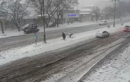 Bakının bəzi yollarında buzlaşma var - DİQQƏT