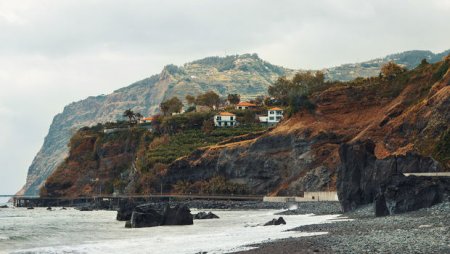 Dünyanın istirahət üçün ən yaxşı adası yalnız bir şərtlə turistləri qəbul edəcək