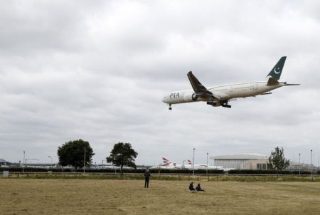 Kabil aeroportuna ilk beynəlxalq kommersiya uçuşu baş tutub