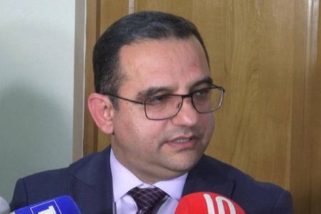 Paşinyanın yeni maliyyə naziri savadsız çıxdı: Parlamentdə isə müxalifət suallarla silahlanıb