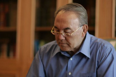 Nazarbayev xalqından üzr istəyib