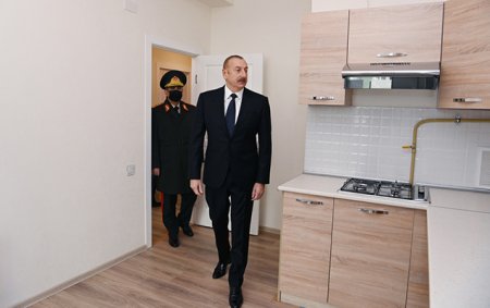 Prezident şəhid ailələri və hərbçilər üçün tikilmiş mənzillərlə tanış oldu - Fotolar+Yenilənib