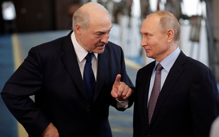 Putin Lukaşenko ilə Ukraynanı müzakirə etdi