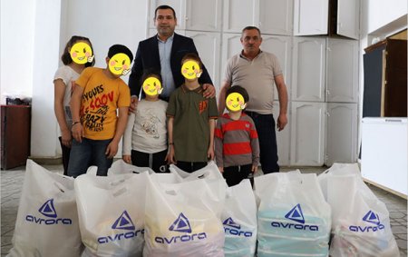 “Avrora Qrup” aztəminatlı ailələrə və uşaq evlərinə bayram sovqatı çatdırdı - Fotolar