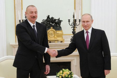 Vladimir Putin İlham Əliyevə zəng edib