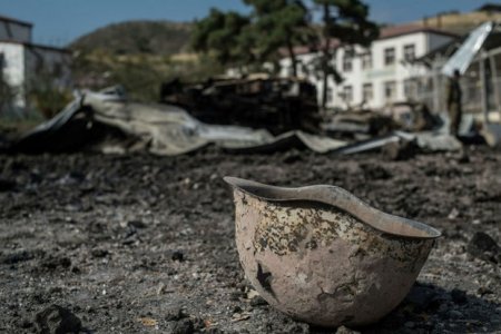 Ermənistanın Azərbaycanla sərhəd istiqamətində qurduğu hərbi obyektlər darmadağın edildi