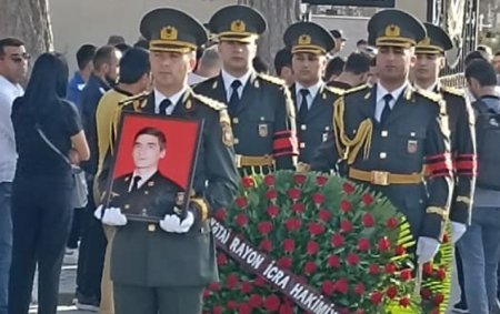 Uşaq evində böyümüş şəhid II Fəxri xiyabanda dəfn olunur - Foto