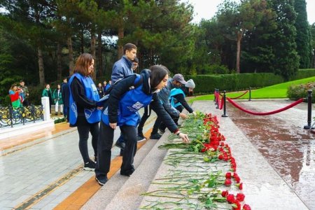 Könüllülər 8 Noyabr - Zəfər Günü münasibəti silsilə tədbirlər həyata keçiriblər - FOTO