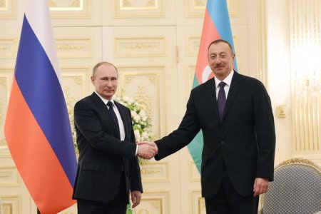 Vladimir Putin İlham Əliyevə zəng edib