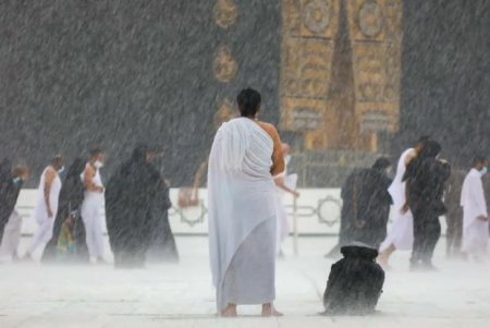 Məkkədə leysan yağışları iki nəfərin həyatına son qoyub