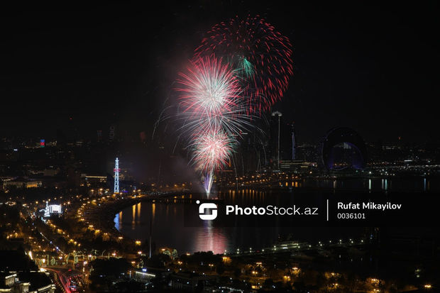 Bakı 2023-cü ili atəşfəşanlıqla qarşılayıb – FOTO