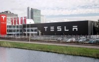 “Tesla” bu il işçi qüvvəsinin azı 14 faizini ixtisar edib